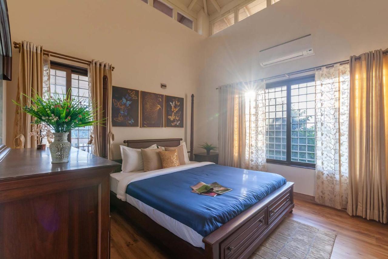 Stayvista'S Lake La Vie - Tranquil Lake-View Villa Amidst Farmland With Pool And Poolside Gazebo - Proximity To Sula Nashik Bagian luar foto